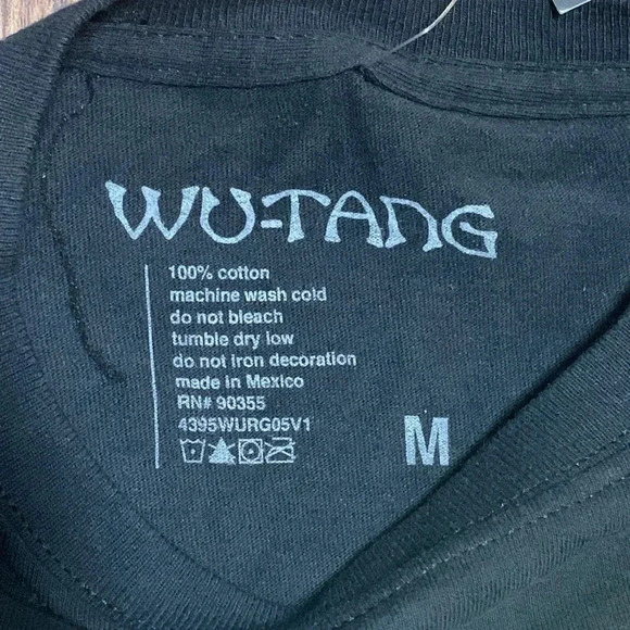 WU TANG Fashion Nova T-Shirt 36 Chambers LS Black Graphic Medium NWT - Picture 5 of 7